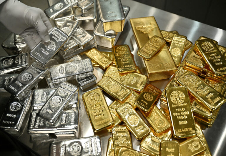 Gold and silver prices rising in global markets